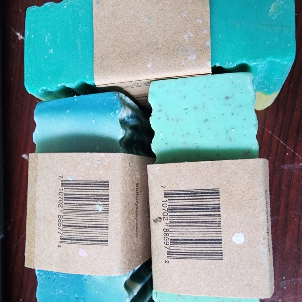 Aloe & Clover, Magnolia, and 5 O'Clock Soap Set. - Picture 5 of 14